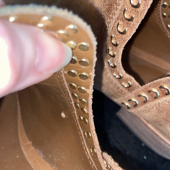 Vince Camuto Prafinta Brown Nubuck Leather Gold Stud Horsheoe Ankle Booties - Picture 15 of 16